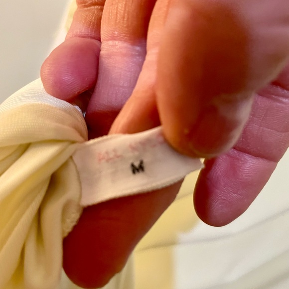 Vintage Shadowline Butter Yellow Nightie with Embroidered Details, Size Medium - Picture 7 of 7